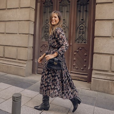 Cómo combinar un vestido estampado y triunfar según las estilistas de Cortefiel 