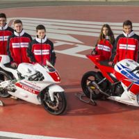Honda crea un equipo de Moto3 y continua apoyando a los jóvenes con la Copa Honda CBR300R