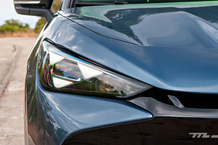 CUPRA Tavascan VZ faros