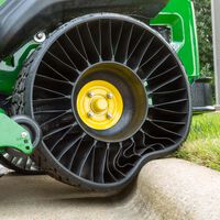Michelín ha creado la rueda perfecta y totalmente indestructible para coches, pero esta es la razón por la que no las verás pronto en los coches Xiaomi ni de otras marcas