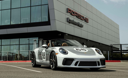 El último Porsche 911 Speedster ha recaudado un millón de dolares para luchar contra el coronavirus