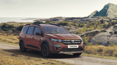 El primer coche híbrido Dacia se llama Dacia Jogger, un crossover ¡de siete plazas!