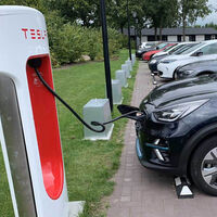 Tesla baraja abrir sus Supercargadores a coches eléctricos de otras marcas... al menos en China