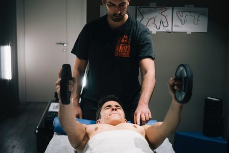 Marc Márquez muestra su rutina de rehabilitación: "Hasta que no me suba a la MotoGP no sabré cómo estoy"