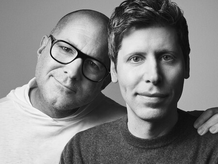 A la izquierda Jony Ive, a la derecha Sam Altman | Imagen: OpenAI