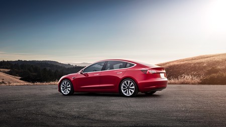 La buena: Tesla llegó a las 200 mil unidades vendidas en EE.UU. La mala: Los incentivos fiscales disminuirán justo por eso