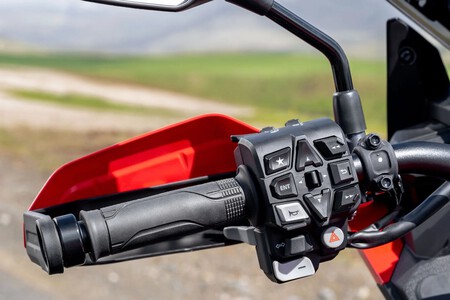 Imgi 1 2022 Honda Africa Twin Line Up First Look Us Models Adventure Adv Touring Motorcycle 26