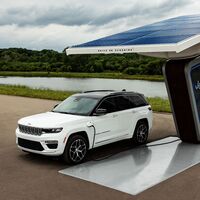 Jeep muestra las primeras imágenes de la nueva versión híbrida enchufable de Grand Cherokee 2022