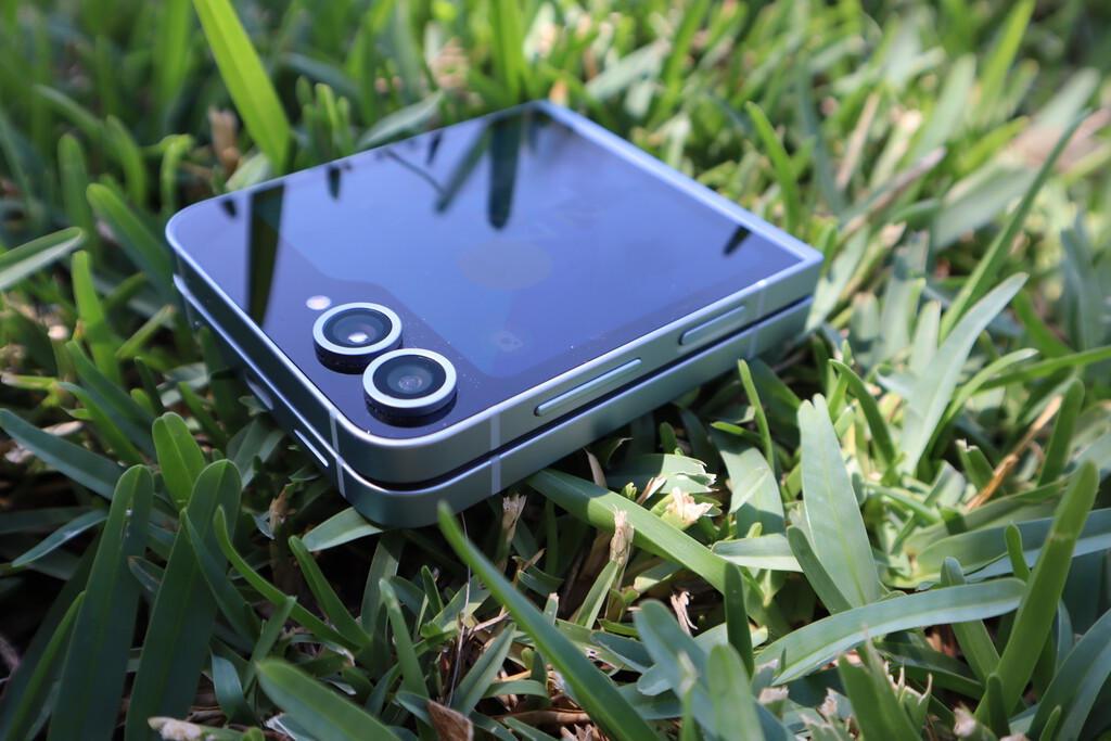 Samsung Galaxy Z Flip6, análisis: el formato Flip empieza a cobrar sentido en un plegable que mejora (y mucho) sus cámaras