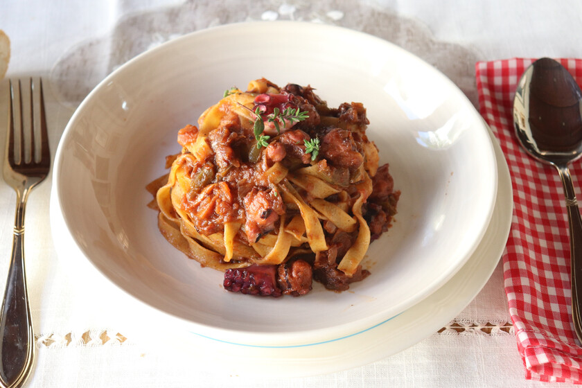 Octopus Bolognese Sauce, Italian Recipe To Enjoy Pasta And Sauce Bullfrag
