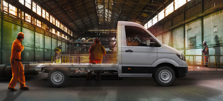 ¿Buscas gran capacidad de carga, confort y versatilidad? El Crafter Chasis 3.5t lo tiene todo