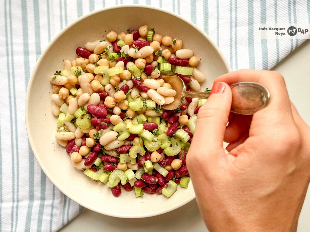 Las ensaladas de legumbres son perfectas para el verano, pero quedan mucho mejor con la técnica de las capas