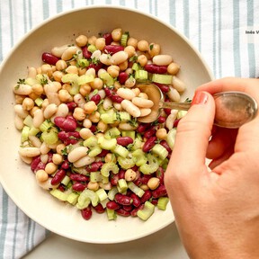 Las ensaladas de legumbres son perfectas para el verano, pero quedan mucho mejor con la técnica de las capas 