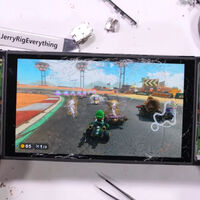 Necesitas 50 martillazos para destrozar la pantalla de Nintendo Switch 2 y, aún así, seguirá funcionando sin problemas