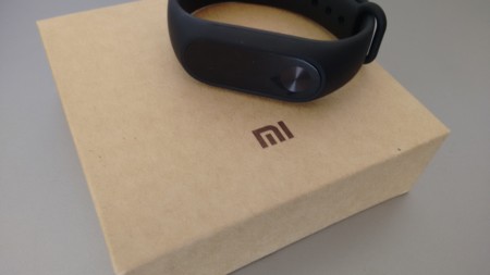 Probamos Mi Band 2: la versión mejorada de la pulsera más barata del mercado