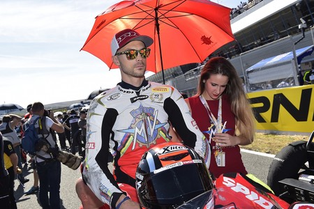 Leon Camier y MV Agusta seguirán juntos en Superbikes en 2017