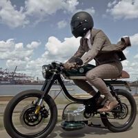 Esta moto soluciona lo que menos gusta de las eléctricas: el sonido. Suena como una moto... O como un coche con un V10