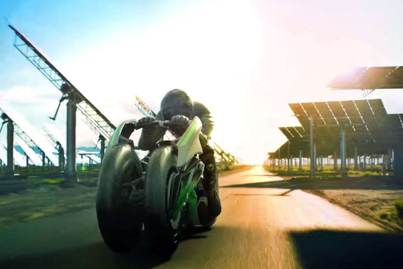 ¿Qué está tramando Kawasaki? La J Concept de tres ruedas podría ser real y contraatacar a la Yamaha Niken