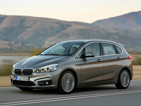 BMW se atrevió con la tracción delantera y es todo un éxito