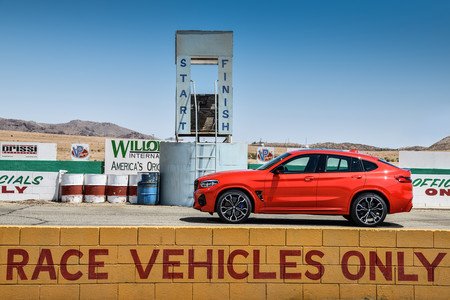 BMW X4 M lateral