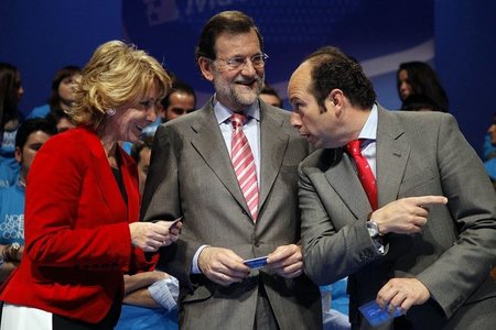 Esperanza Aguirre le sale protestona a Rajoy: plantea bajar el IRPF en Madrid
