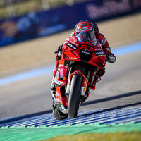 Así funciona el sensor de presión, el VAR para los límites de pista en MotoGP que divide a los pilotos