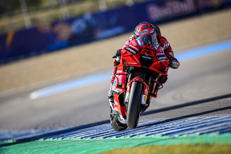 Así funciona el sensor de presión, el VAR para los límites de pista en MotoGP que divide a los pilotos