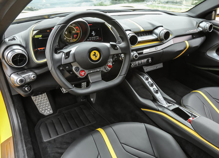 Ferrari 812 Superfast 2018 1280 2d