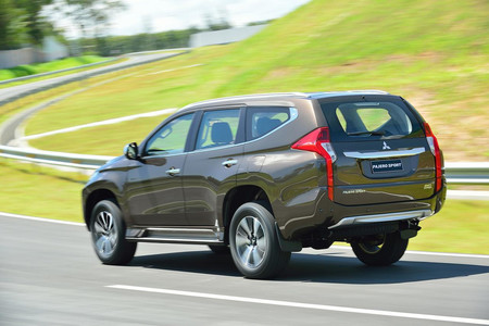 Mitsubishi Montero Sport 9