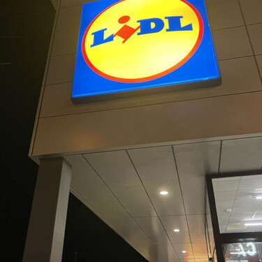 Lidl y Aldi apuestan por bajar sus precios en España en plena escalada inflacionista mientras el resto de las grandes cadenas los sube 