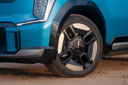 Kia EV9 llanta y rueda Continental