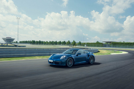 El nuevo Porsche 911 Turbo tiene 'sólo' 580 CV, pero iguala al Turbo S de 650 CV con un 0 a 100 km/h en 2,8 s