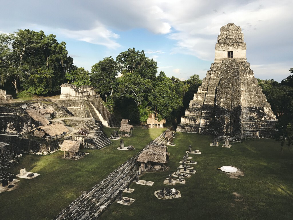 La maldición invisible que dio la puntilla con al imperio maya: una plaga explosiva de cianobacterias tóxicas se llevó por delante decenas de ciudades