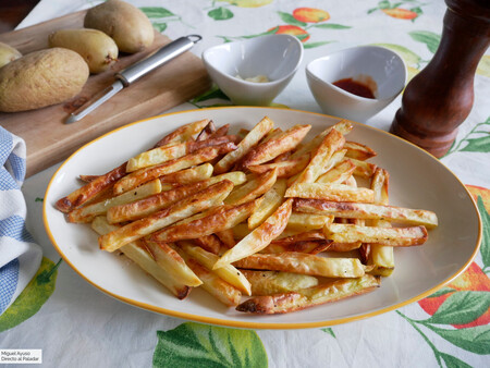 Patatas fritas, alitas de pollo y otras recetas con las que puedes ahorrar grasas y calorías, usando freidora sin aceite