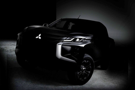 Mitsubishi L200 deja atrás las fotos espía y revela su primer teaser frontal