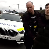 Se grabó huyendo de la policía a 210 km/h. Acabaron usando ese vídeo en su contra para meterlo en prisión y para trolearle 