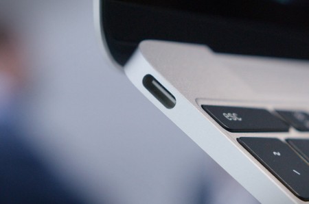 El USB4 ya aparece en el horizonte: promete duplicar el rendimiento del USB 3.2 y esta vez sí, tocará renovar equipos