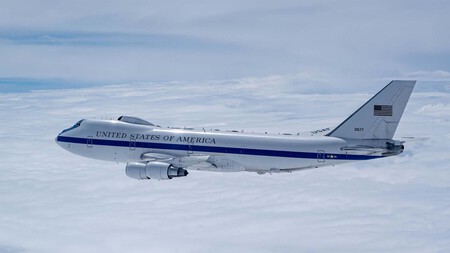E 4b Avion 1
