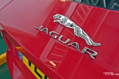 Jaguar F Type 2 0 2018 001