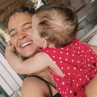 Laura Escanes utiliza el lenguaje de signos para comunicarse con su bebé de ocho meses: en qué consiste y qué beneficios tiene