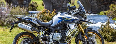 El éxito de las motos chinas ya retumba en España. La Voge 900 DSX con sabor BMW ya es la primera moto más vendida, y es la crónica de una muerte anunciada