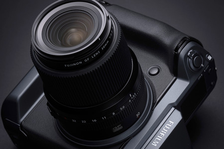Fujifilm GF30mm F3.5: un nuevo objetivo angular para los sistemas de formato medio de la japonesa