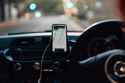 gps no celular dentro de carro