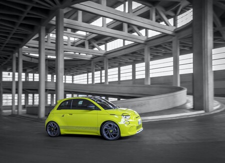 Fiat 500e Abarth 2023