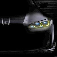 ¡Brutal! El tremendo BMW M4 CSL se asoma en estas primeras imágenes y ya calienta motores antes de su debut 