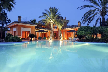 Estos son los cinco tipos de piscinas que serán tendencia en arquitectura y decoración para este verano