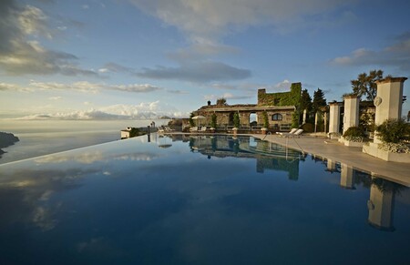 Hoteles piscina infinita acantilado