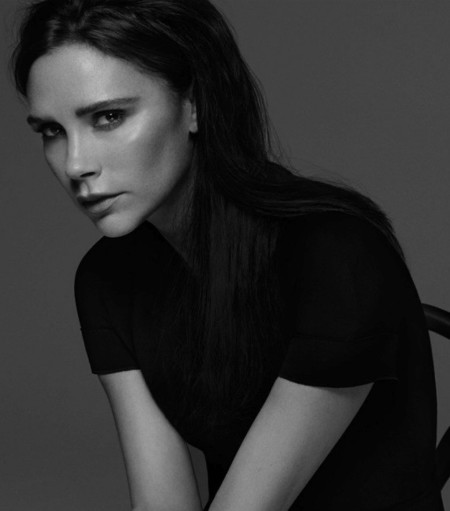 Vicky Beckham no tiene problema para hablar de sus ex-pechotes