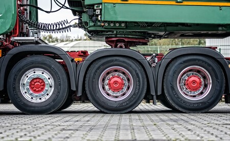 Los transportistas anuncian movilizaciones si les obligan a pagar un peaje en todas las carreteras