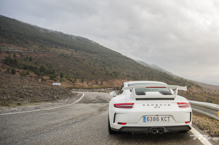 Porsche 911 GT3 trasera